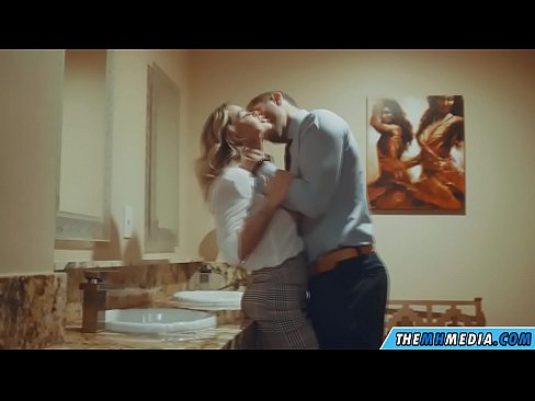 ❤️ Rehefa mamitaka anao ao amin'ny trano fidiovana ho an'ny besinimaro ny blonde be busty ️  Firaisana ara-nofo amin'ny mg.niceporn-tv.ru ❌️